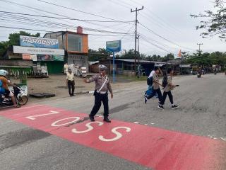 Polres Rokan Hulu Gencar Giat Strong Point Pagi,Wujud Kepedulian Terhadap Keselamatan Berlalu Lintas