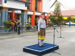 Wakil bupati Drs.H.Junaidi Rachmat M.Si Bertindak Sebagai Pembina Apel HUT Propinsi Riau ke 66 Tahun