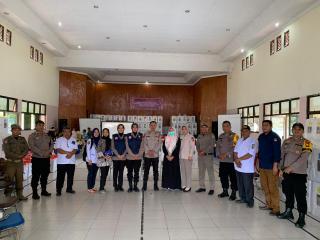 Sie Dokkes Polres Kuansing Lakukan Pengecekan Kesehatan Personil Pengamanan Logistik Pemilu 2024