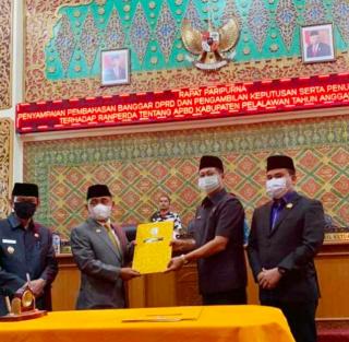 DPRD Sahkan APBD Pelalawan 2021 Rp.1.442 Triliun
