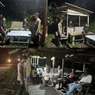 Sambangi Pos Kamling, Polsek Reteh Serukan Pilkada Damai dan Waspada Kamtibmas