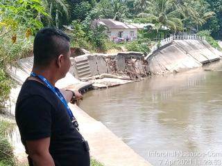 Bangunan Turap Yang Runtuh,Bisa Di Bangun Kembali.