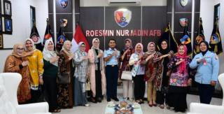 Danlanud Roesmin Nurjadin Menerima Kunjungan Dari Lembaga Persatuan Perempuan Minang (LPPM)