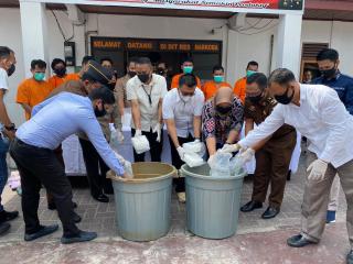 Ditresnarkoba Polda Riau Musnahkan BB 18 KG Sabu Hasil Pengungkapan Jaringan Internasional