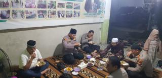 Kapolsek Siak Hulu Berbuka Puasa Sunnah Bersama Santri Tahfiz Al Azhar
