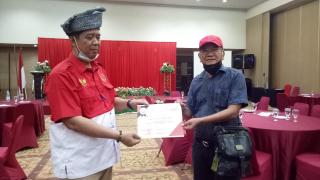 DPD PWRI RIAU MEMBERIKAN PIAGAM PENGHARGAAN KEPADA FORKOPIMDA RIAU