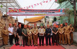 Wakapolresta Bersama Sekdako Resmikan Kampung Bebas Narkoba.