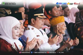 Upacara Peringatan HUT Ke 81 RI Berlangsung Khidmat dan Meriah di Rohul denhan Tema Indonesia Berdau