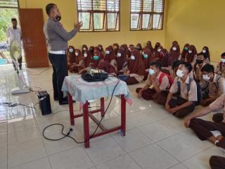 Satlantas Polres Kampar Adakan Sosialisasi Tertib Berlalulintas di SMAN 1 Koto Kampar Hulu