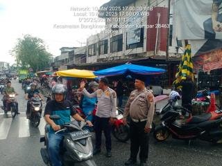 Polres Kampar Amankan Pasar Ramadan, Himbau Masyarakat dan Petugas Parkir Waspada  