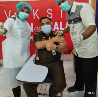 Pegawai Dan Honorer Di Kejari Rohul Disuntik Vaksin