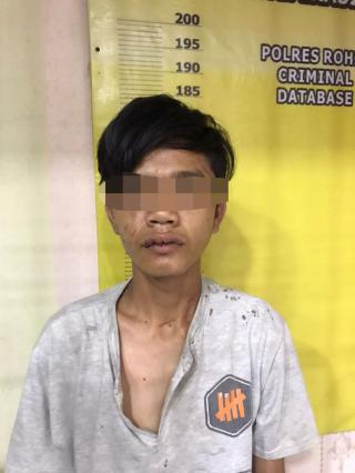 Curi Handphone di Warung,Pemuda Asal Sumut Digelandang ke Sel Polres Rohil