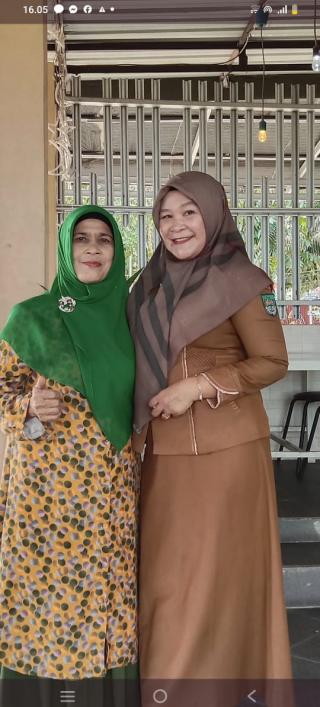 Siswa sekolah lansia Melati ,Setelah Beberapa hari selesai Wisuda di Bawak Berjalan jalan