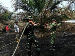 Kodam XIX Tuanku Tambusai Perkuat Penanganan Karhutla di Lubuk Kembang Bunga