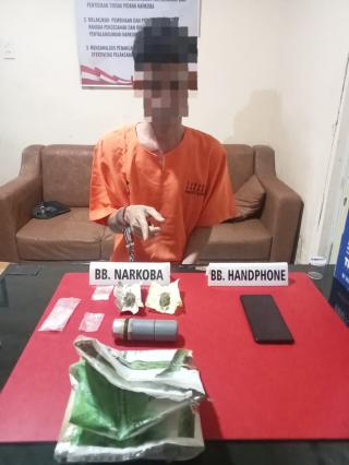 Tim Ojoloyo Satnarkoba Polres Kampar Beraksi!  0,74 Gram Sabu dan 4,50 Gram Ganja Diamankan!