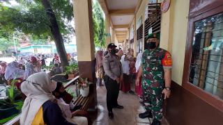 Percepatan Vaksinasi terhadap anak Umur 6-11 Tahun dilaksanakan gerai Vaksin di SD diwilayah Hukum P