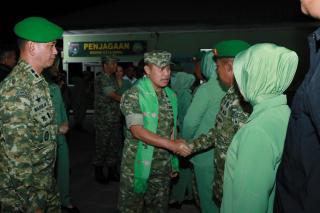 Kunker ke Kodim 0314/Inhil, Pangdam XIX/Tuanku Tambusai Disambut Gembira oleh Prajurit