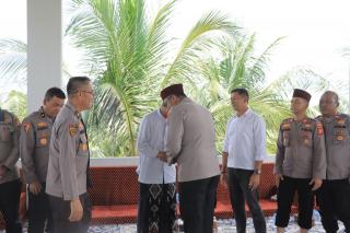 Kapolres Kampar Silaturahmi ke Kediaman Ustadz Abdul Somad, Perkuat Sinergi Polri dan Ulama