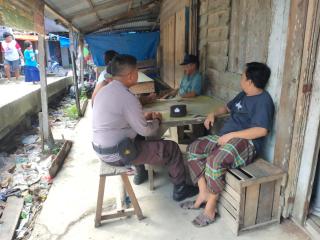 POLSEK KERITANG MELALUI BHABINKAMTIBMAS DESA LINTAS UTARA TURUN LANGSUNG LAKUKAN COOLLING SYSTEM 