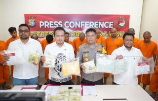 Dalam Bulan Februari 2024, Direktorat Reserse Narkoba Polda Riau Berhasil Menangkap 13 Tersangka