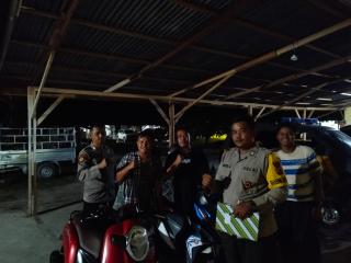 Polsek Kampar Sediakan Tempat Penitipan Ranmor Bagi Warga yang Terdampak Banjir