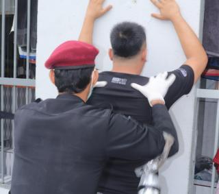 Kesatuan Pengamanan dan Satgas Kamtib Lapas Pasir Pangarayan Sidak Kamar Hunian WBP